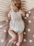 Over The Dandelions - Daisy Blanket in Mushroom