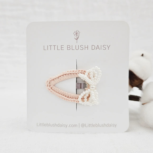 Little Blush Daisy - Crochet Hair Clip - Pearl Heart Bow