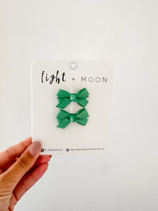 Light & Moon - Green Mini Grosgrain Snap Clips