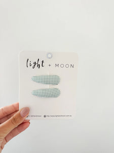 Light & Moon - Green Gingham Linen Snap Clips