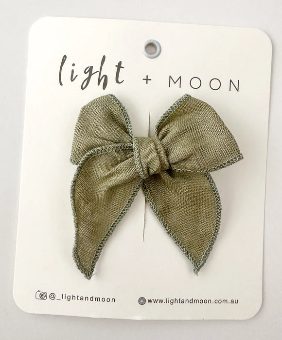 Light & Moon - Forest Green Fable Bow Alligator Clip
