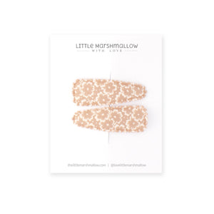 Little Marshmallow - Clip - Flower Field